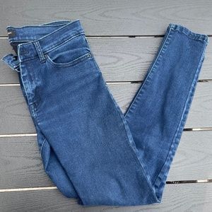 Banana Republic womens skinny jeans, size 28/6